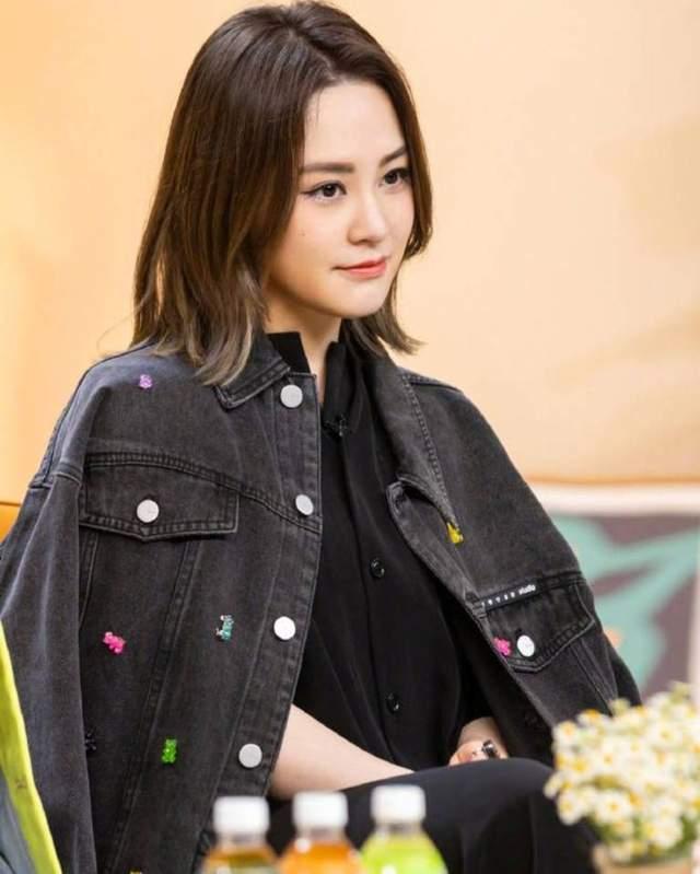 娱乐圈吃瓜打牌的女明星,娱乐圈女明星的吃瓜日常  第2张